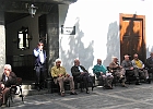Sociedad Aridane (Sozialclub) in Los Llanos de Aridane am Plaza de España : Alte Herren, Stühle